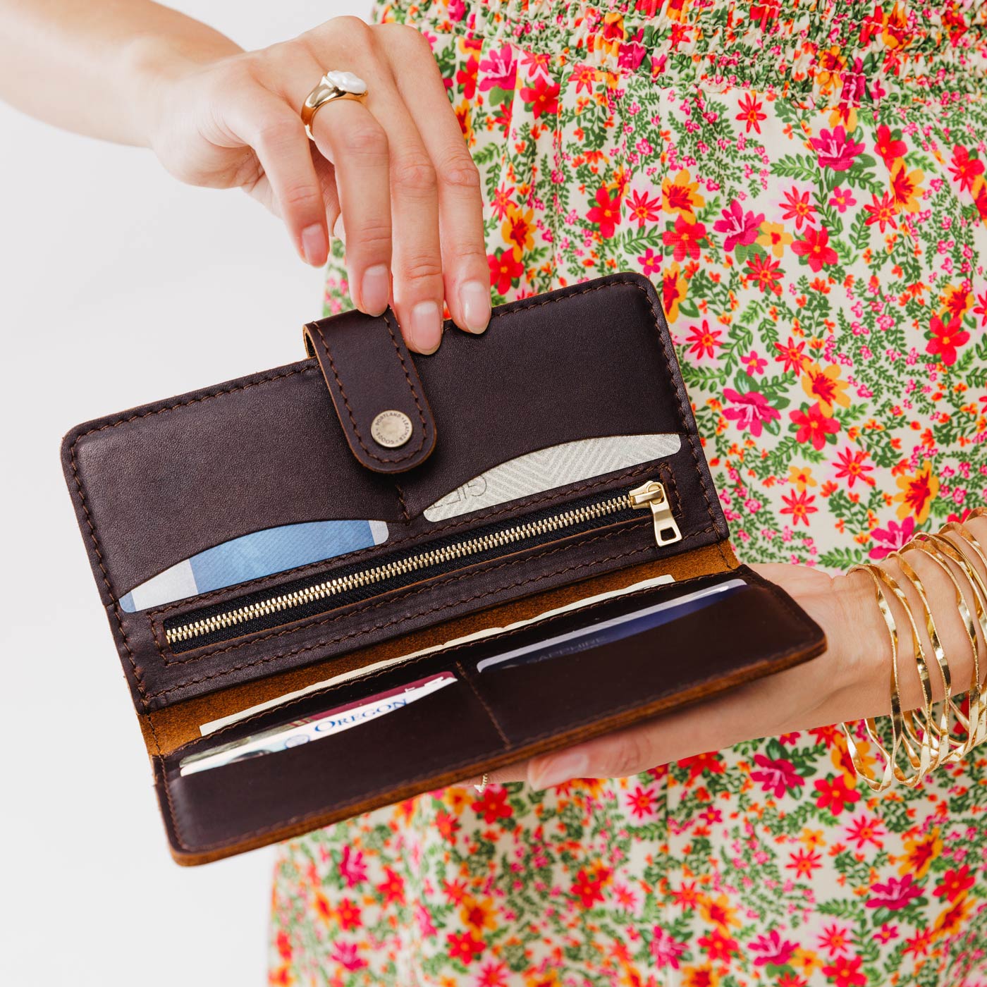 Women's Bifold Wallet - Image 51