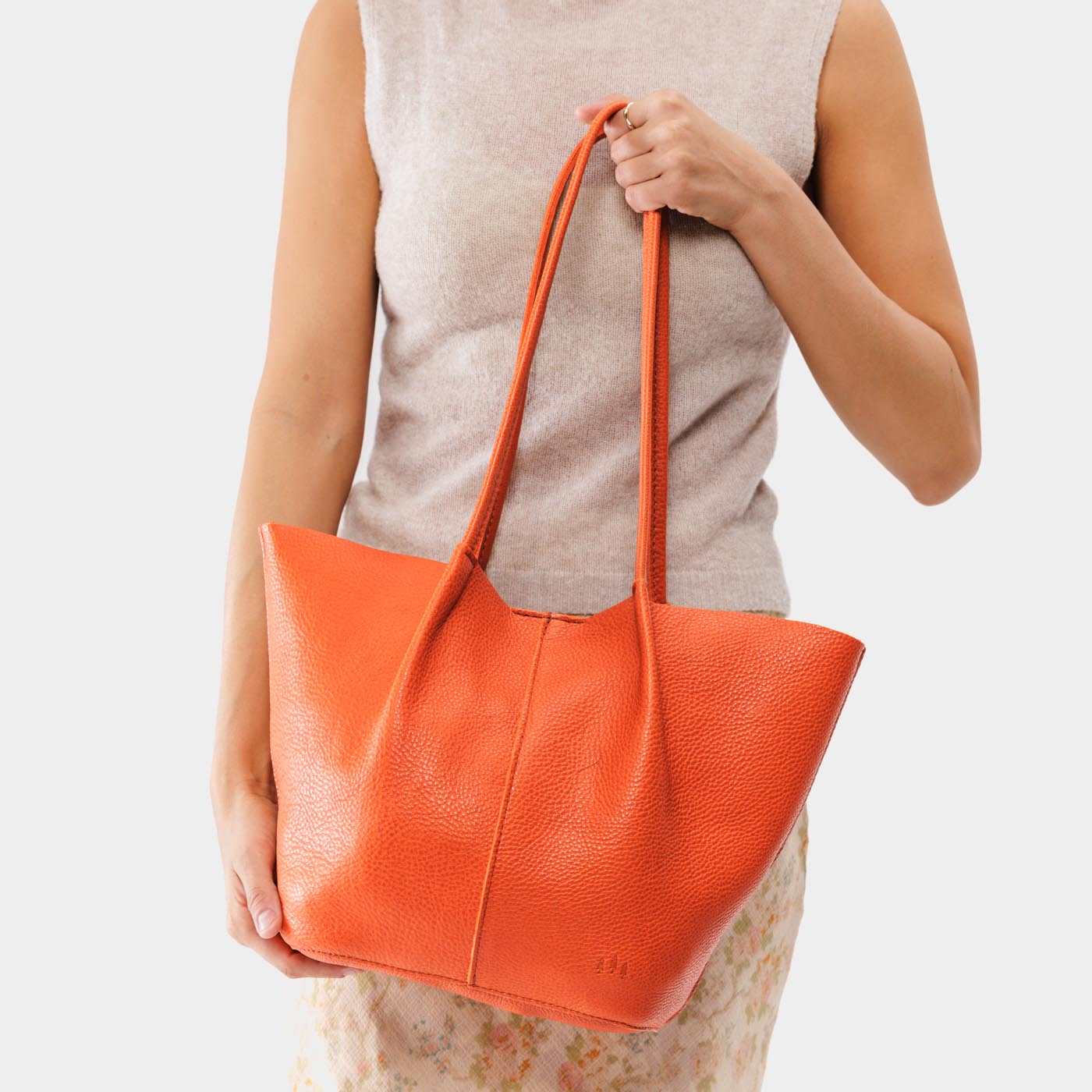 Devan Bucket Tote - Image 117